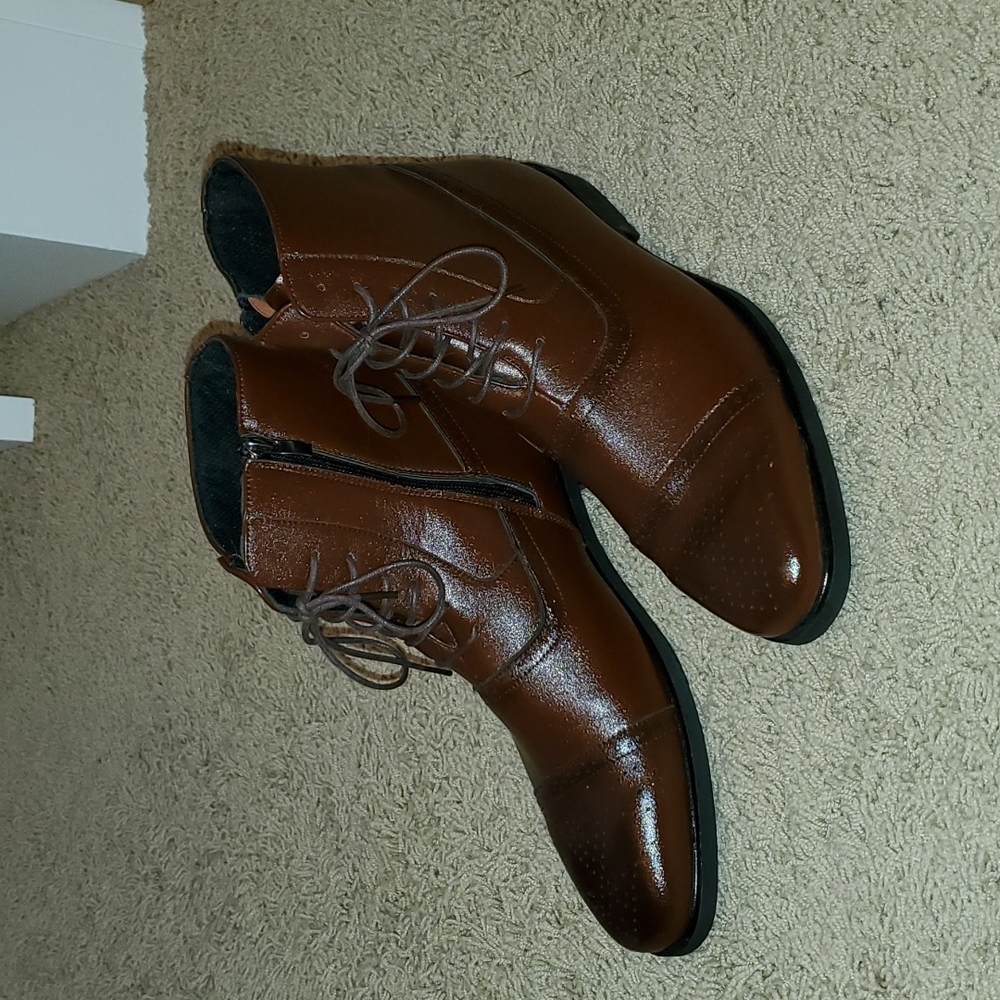 Fine Good Looking Men’s Boots, worn 1ce ONLY.
